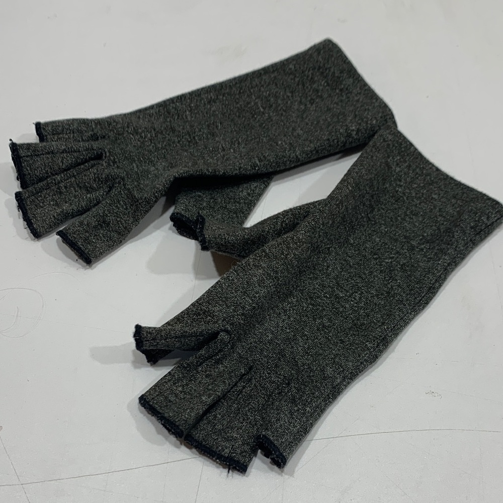 Duerer arthritis gloves made in Germany NWT